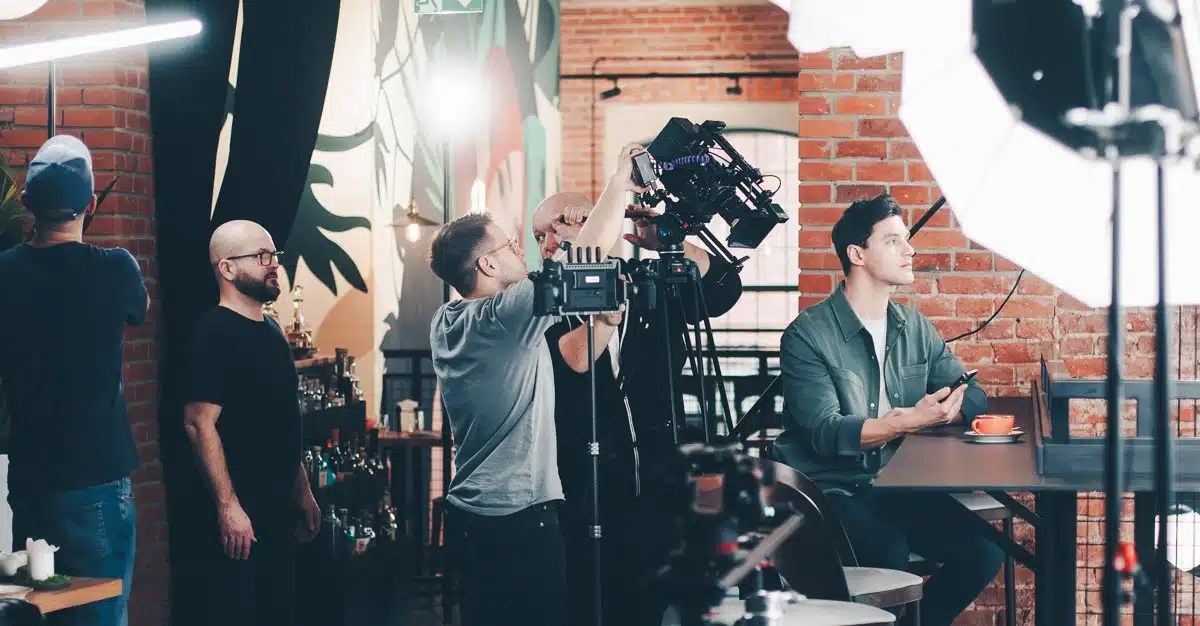 Paraliż decyzyjny w firmie a projekty wideo - rola agencji 12 realizacja filmu reklamowego