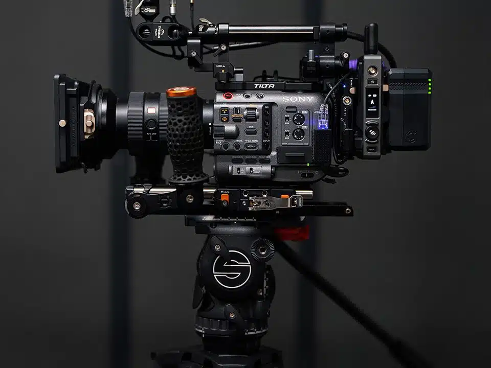 Zestaw filmowy Motion Pikczer z kamerą Sony, monitorem i akcesoriami