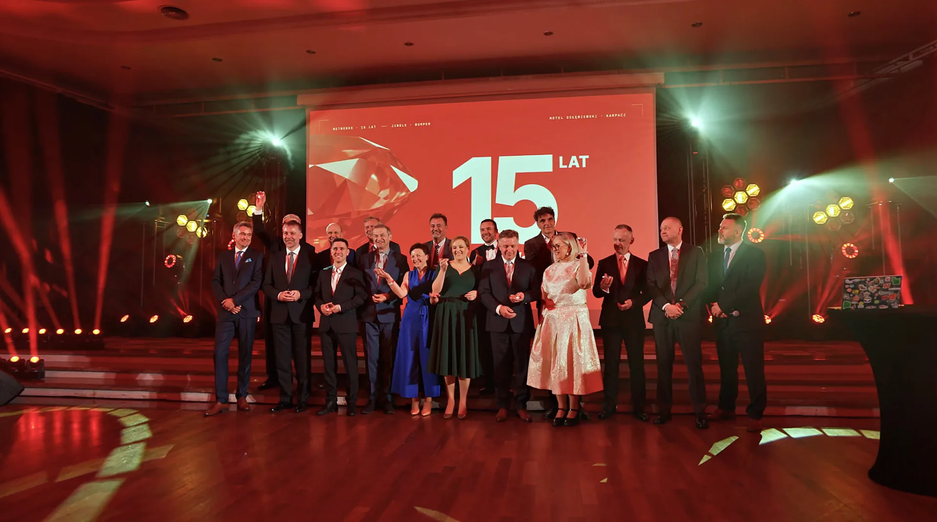 Ile kosztuje wideo z eventu firmowego w 2026 roku? 5 networks-15-lat-gala-zespol.jpg